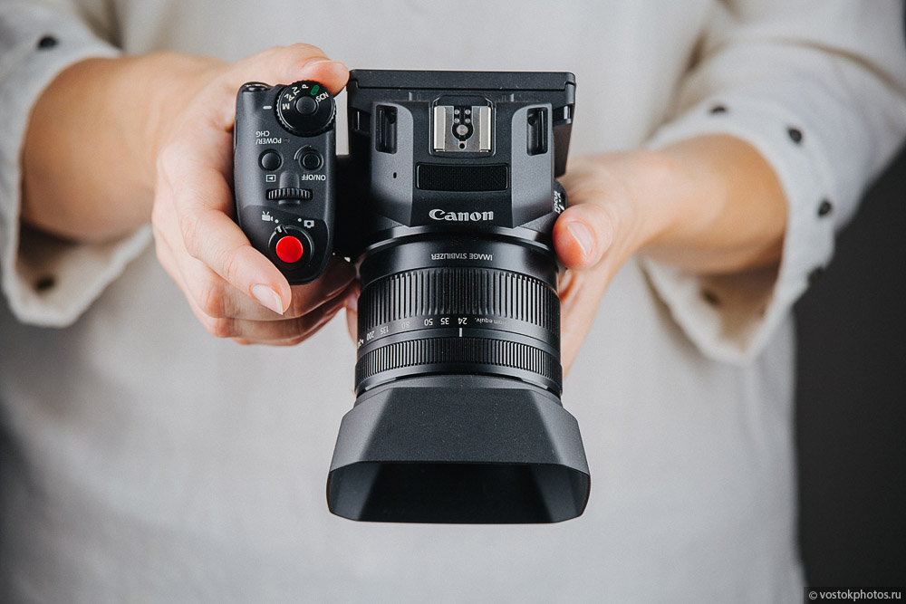 Выбираем компактную камеру для документалиста Canon XC10